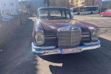 Mercedes 220