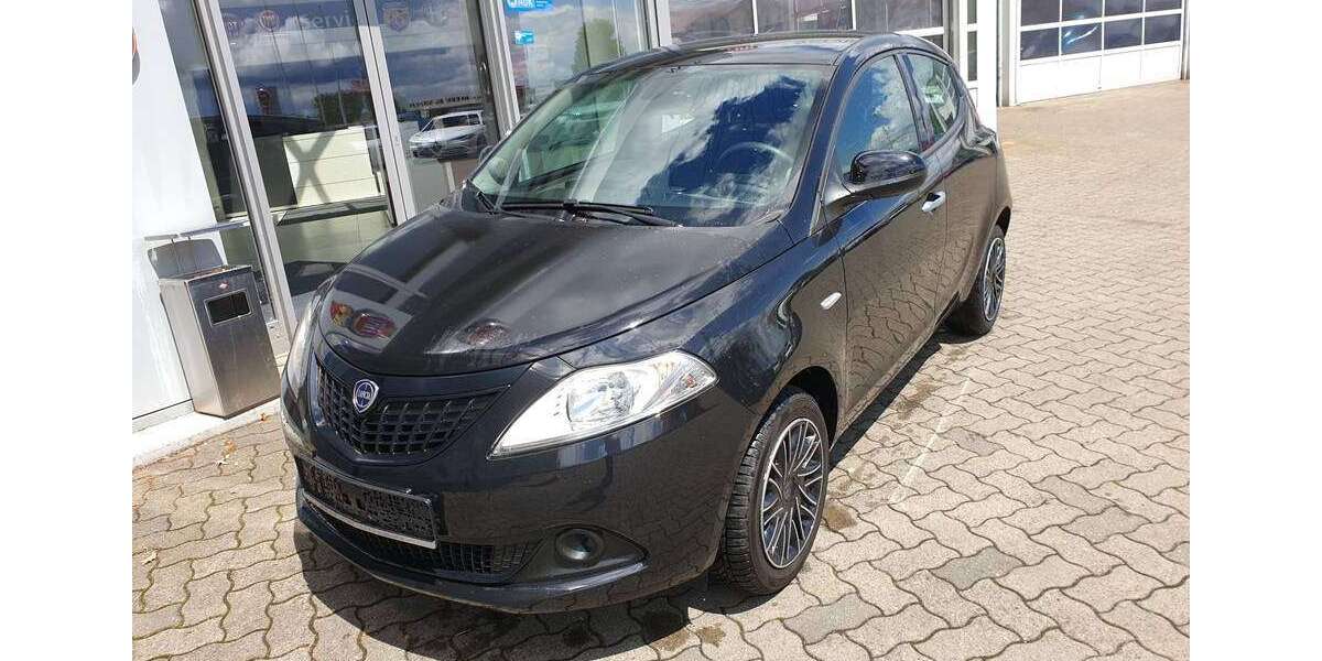Lancia Ypsilon 23.766 km 11.950 &euro; Lamerdingen 86862
