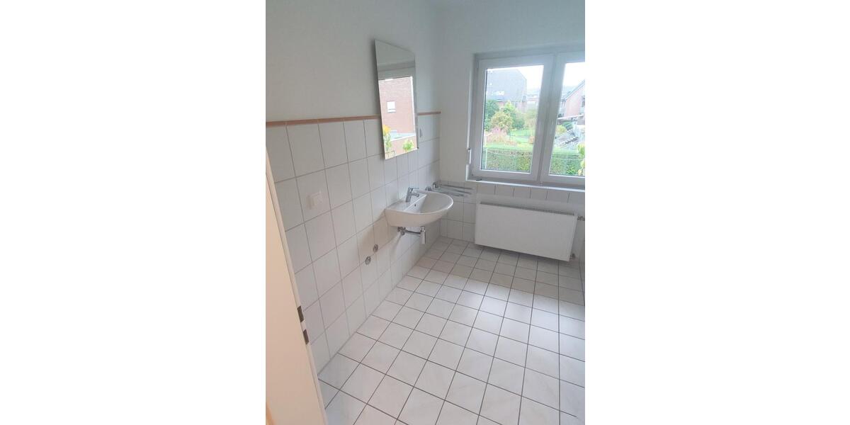 Etagenwohnung Rheinberg - 4 Zimmer, 100 m&sup2;, 950&euro; | Angebot:26323591
