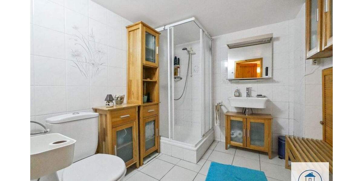 +DD: Romantische 5-R-DHH im Landhausstil + Nebenhaus zu vermieten! Garage + Garten mit Pool & Sauna+ 6 zimmer