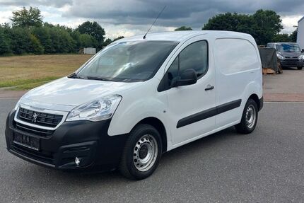 Peugeot Partner 180.595 km 6.999 € Nübbel 24809