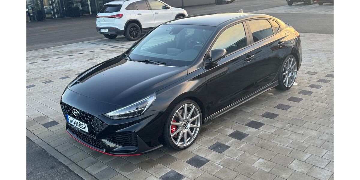 Hyundai i30 33.000 km 33.490 &euro; Pöhl 08543