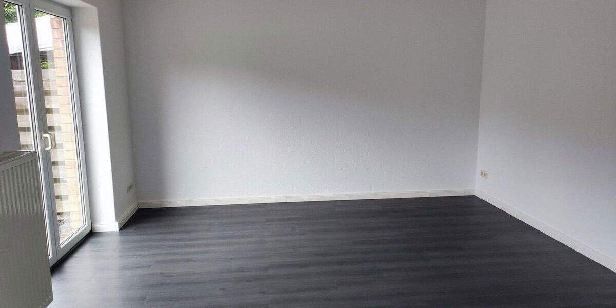 Reihenmittelhaus Albersdorf - 3 Zimmer, 130 m&sup2;, 1.100&euro; | Angebot:24251347