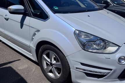 Ford S-Max 125.500 km 10.399 &euro; Reutlingen 72766