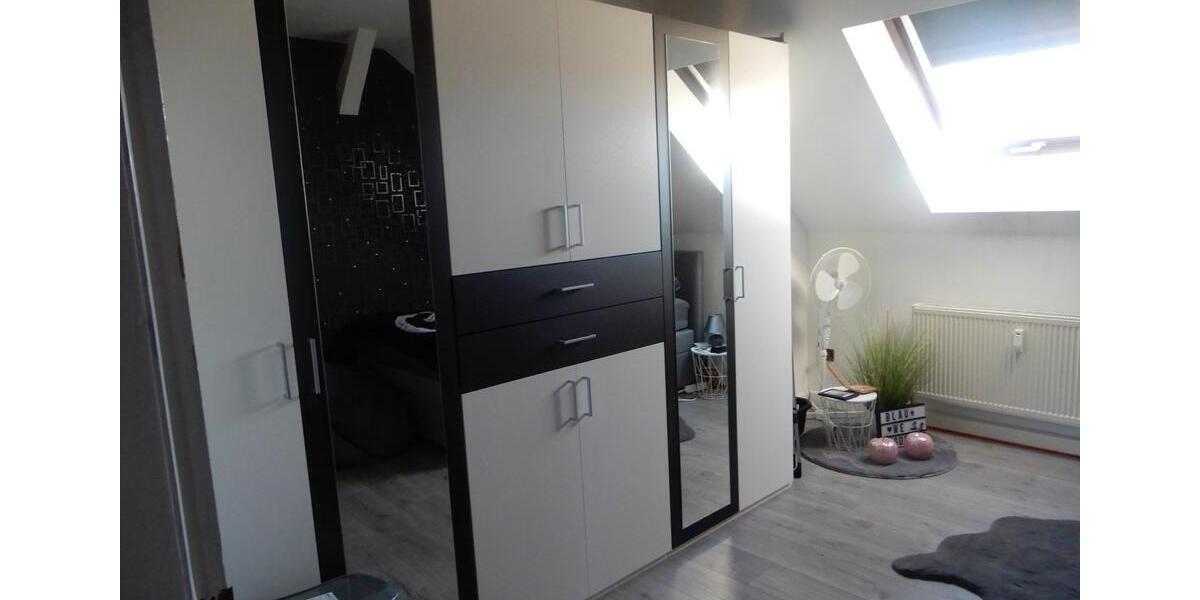 Dachgeschoßwohnung Stendal - 2 Zimmer, 64 m&sup2;, 400&euro; | Angebot:26035853