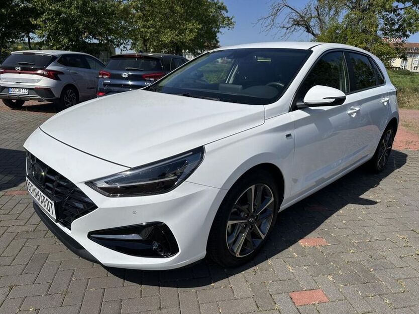 i30
