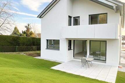 Haus Esslingen am Neckar Rüdern - 4 Zimmer, 150 m&sup2;, 2.950&euro; | Angebot:24859936