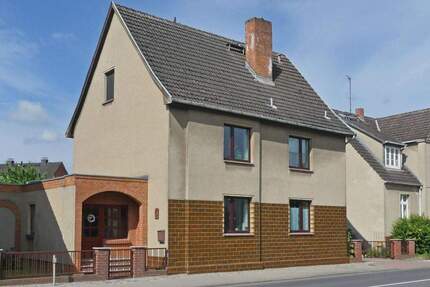 Saniertes Wohnhaus - 2 Vollgesch., Boden, Keller, große Doppelgarage, Sauna, Hof und Garten 6 zimmer