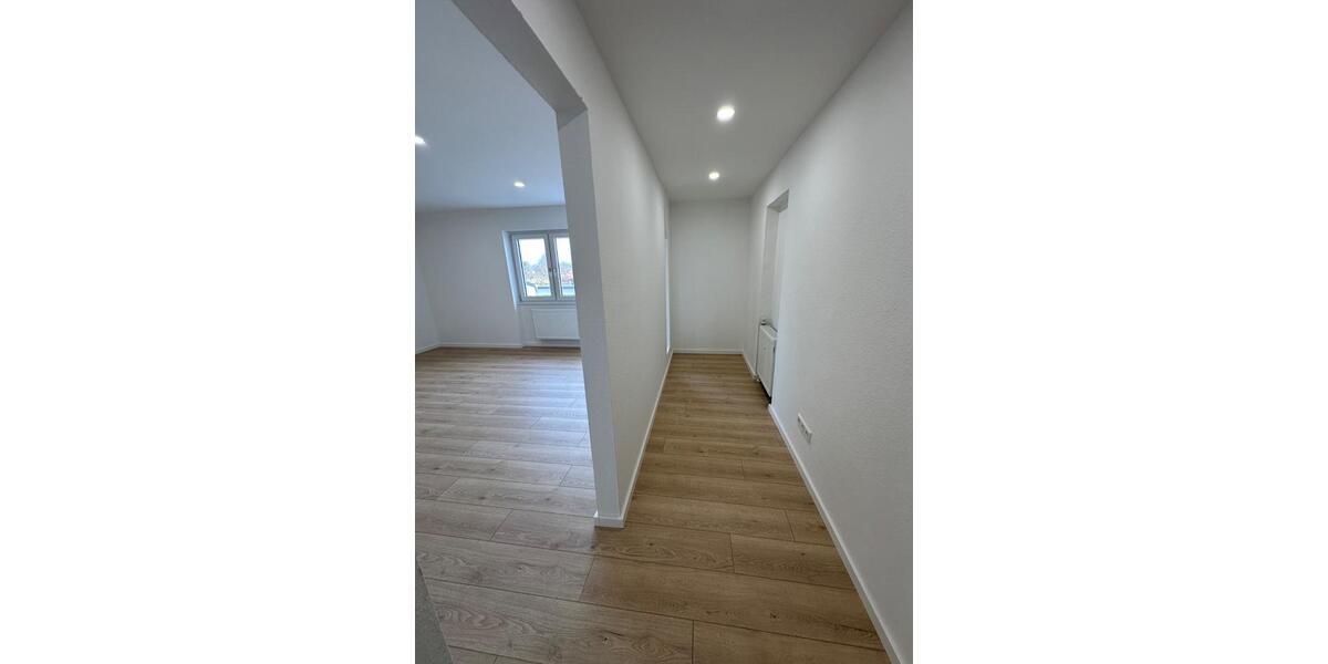 Etagenwohnung Rastatt - 4.5 Zimmer, 145 m&sup2;, 1.450&euro; | Angebot:24873257