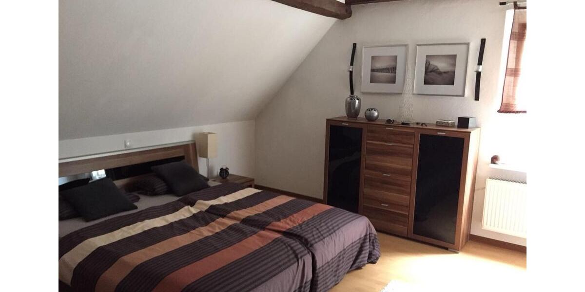 Dachgeschoßwohnung Friedewald - 4 Zimmer, 150 m&sup2;, 900&euro; | Angebot:26126723