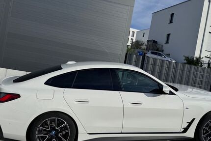 BMW i4 30.000 km 40.200 € Bad Bellingen 79415