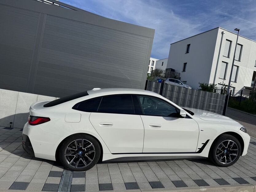BMW i4 30.000 km 40.200 € Bad Bellingen 79415