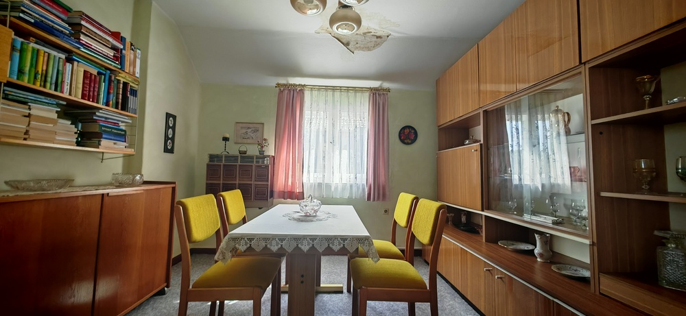 Ein- oder Zweifamilienhaus mit großem Garten 7 zimmer