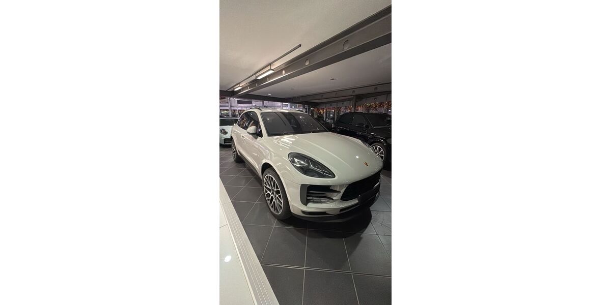 Porsche Macan 94.000 km 45.400 &euro; Oestrich 65375