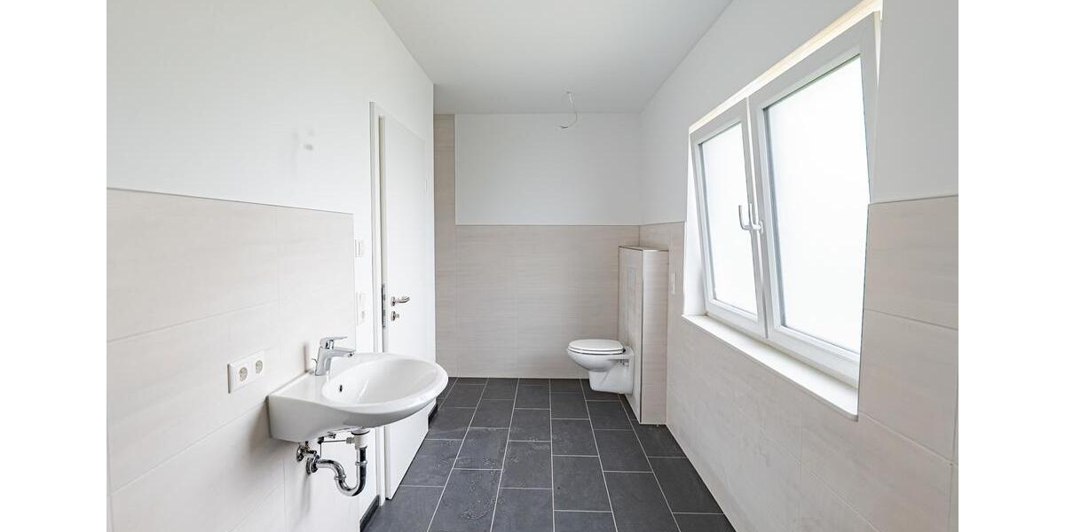 Dachgeschoßwohnung Hemmoor - 3 Zimmer, 96 m&sup2;, 1.055&euro; | Angebot:22732375