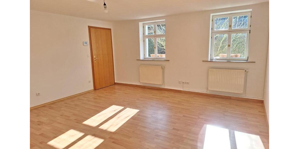 Erdgeschoßwohnung Rödental - 4 Zimmer, 104 m&sup2;, 750&euro; | Angebot:25540050