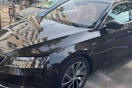 Skoda Superb 70.215 km 22.900 &euro; Düsseldorf 40235