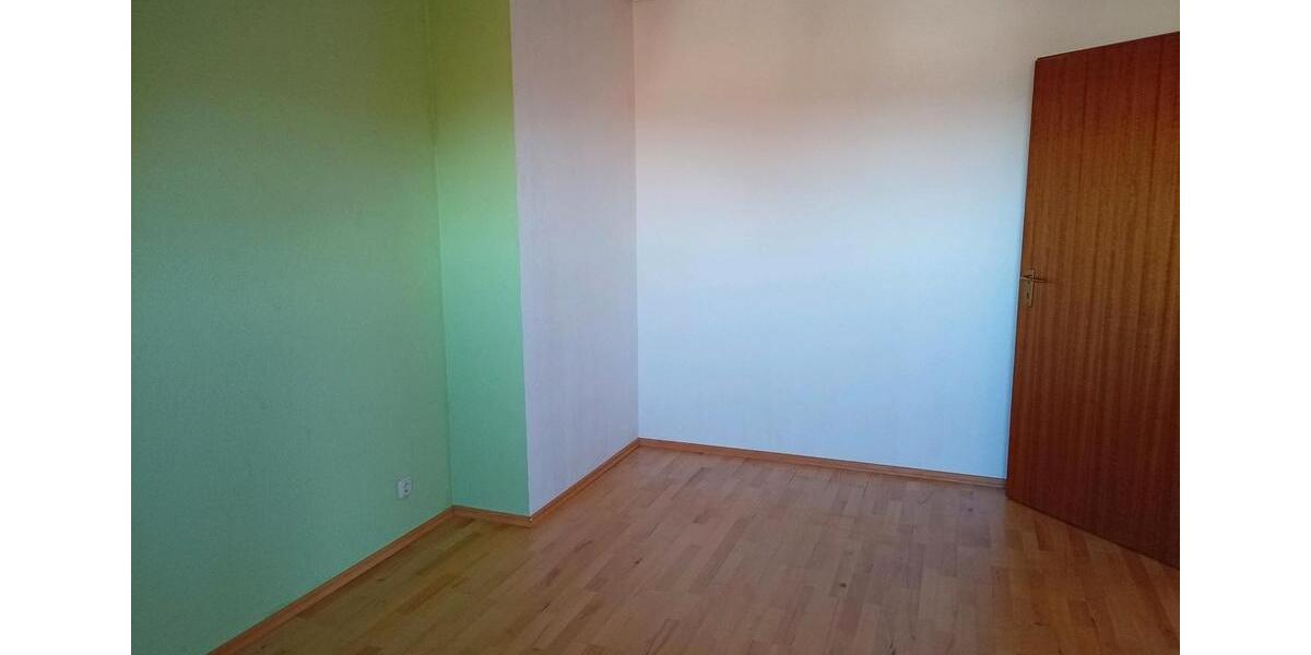 Dachgeschoßwohnung Betzdorf - 3 Zimmer, 78 m&sup2;, 630&euro; | Angebot:25380702