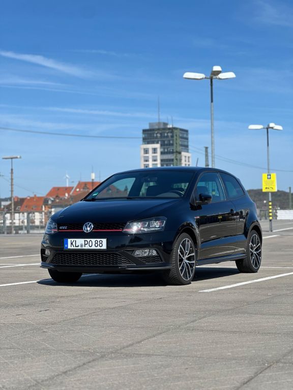 VW Polo 115.000 km 12.600 € Kaiserslautern 67655