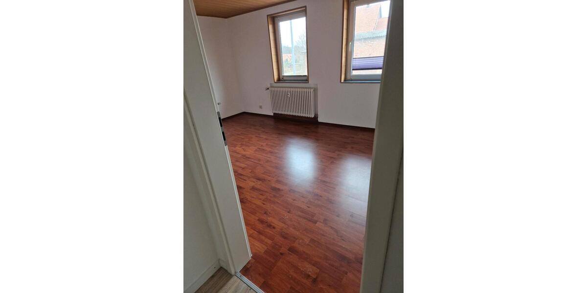 Etagenwohnung Bad Salzdetfurth - 3 Zimmer, 114 m&sup2;, 800&euro; | Angebot:25505761