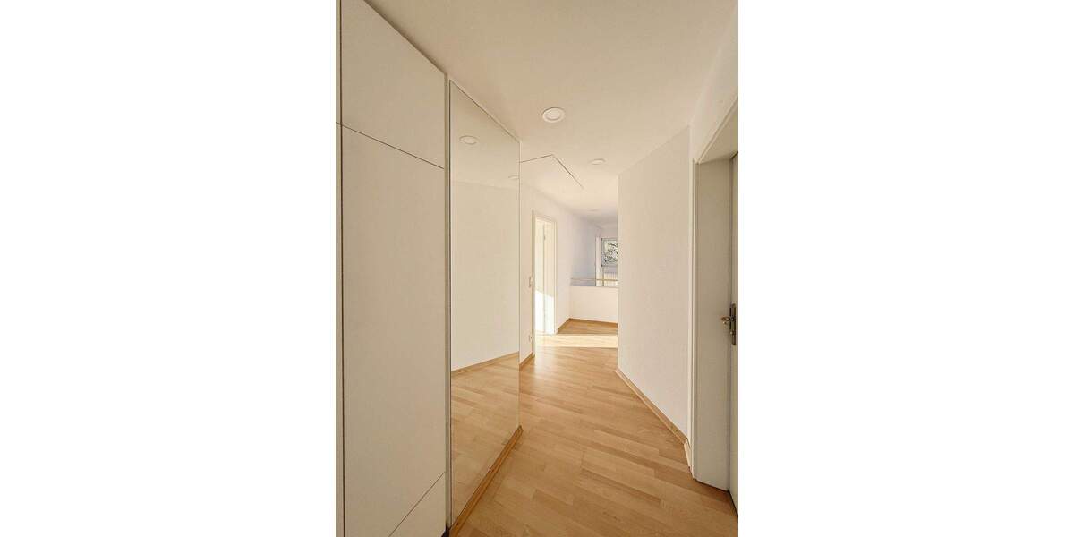 Mehrfamilienhaus, Wohnhaus Nürtingen - 5 Zimmer, 175 m&sup2;, 2.500&euro; | Angebot:25413258