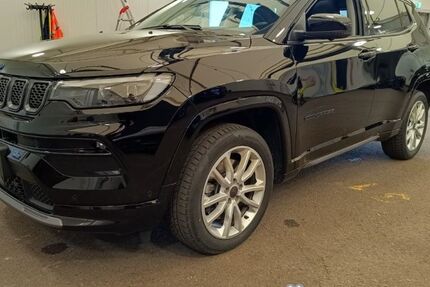 Jeep Compass 13.247 km 32.990 &euro; Hohenlockstedt 25551