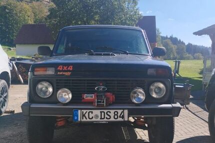 Lada Taiga 71.189 km 5.500 &euro; Wallenfels 96346
