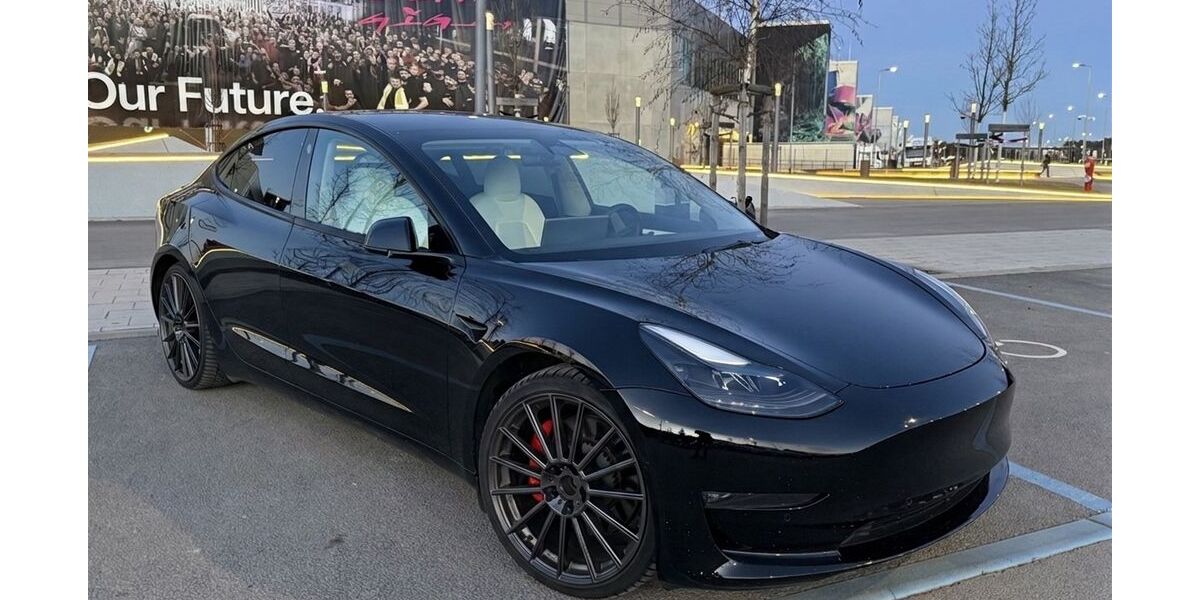 Tesla Model 3 86.000 km 28.400 &euro; Berlin 10369