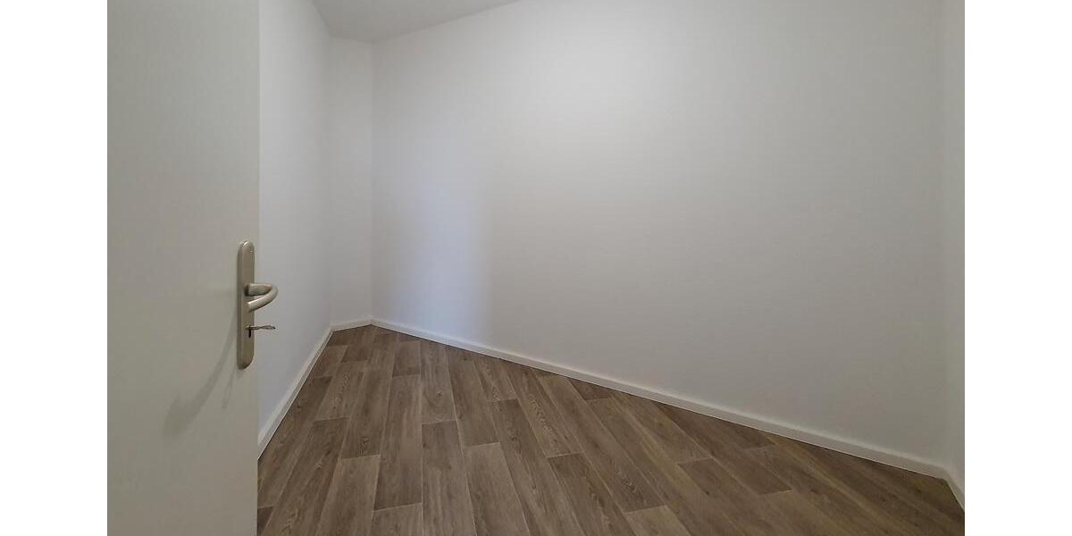 Etagenwohnung Dresden Cotta - 5 Zimmer, 115 m&sup2;, 974&euro; | Angebot:25376824