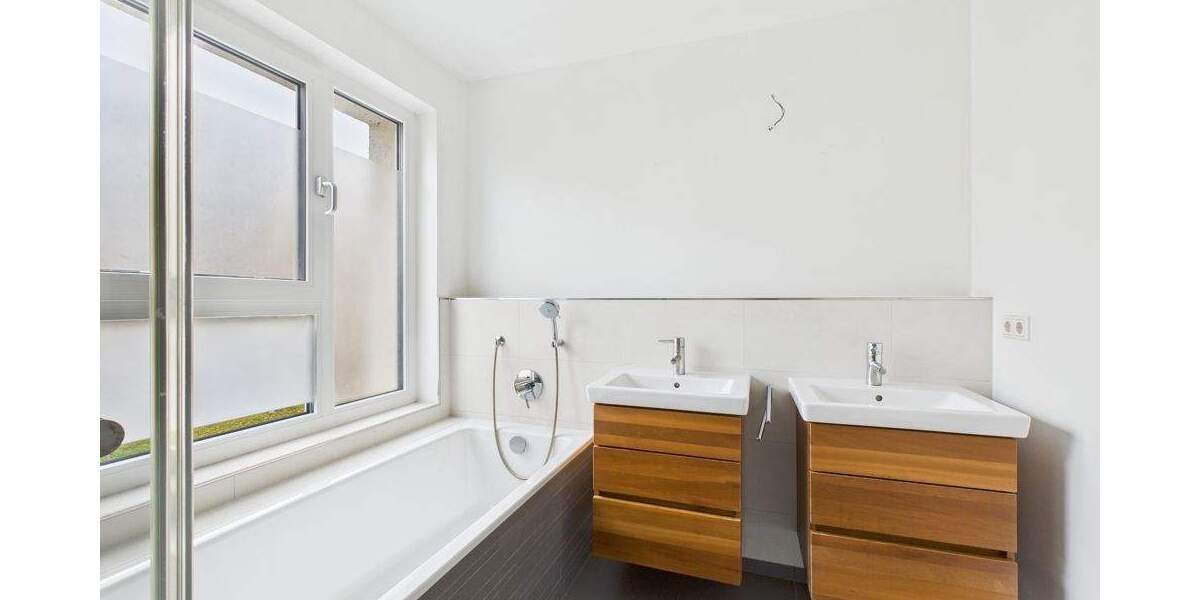 Ansprechende, helle Wohnung mit großem Balkon und Rheinblick 3 zimmer