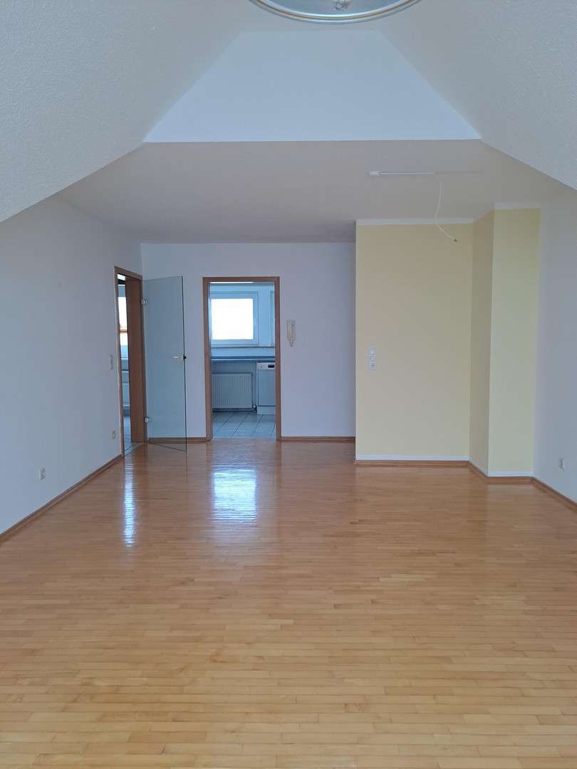 Wohnung zum Mieten in Adelsdorf 870 € 77 m² 3 zimmer