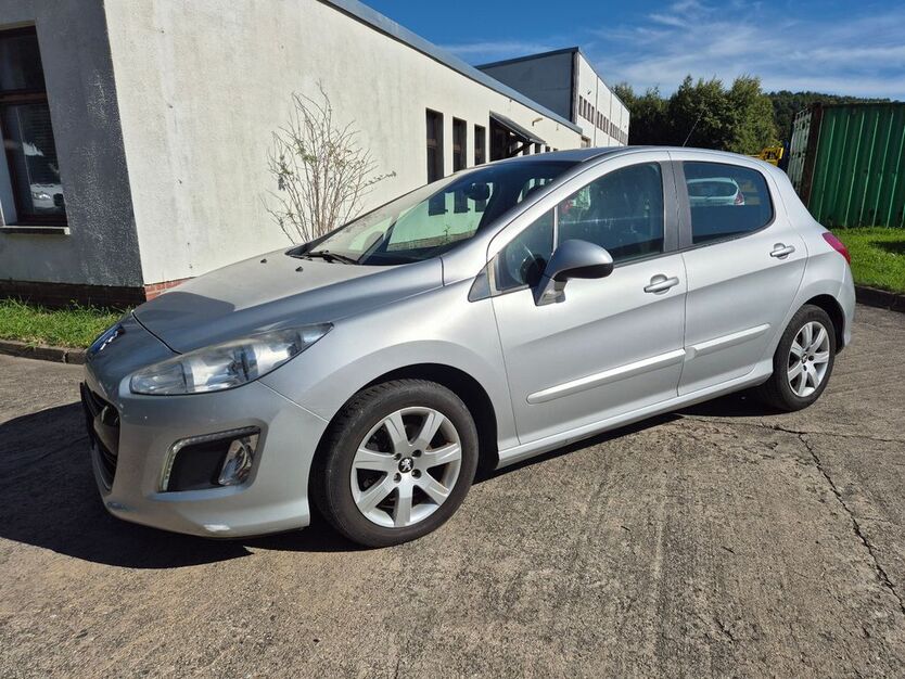 Peugeot 308 124.900 km 4.300 € Schwarzenberg 08340