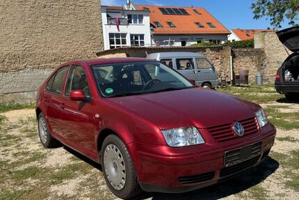 VW Bora 64.786 km 4.899 &euro; Teltow 14513