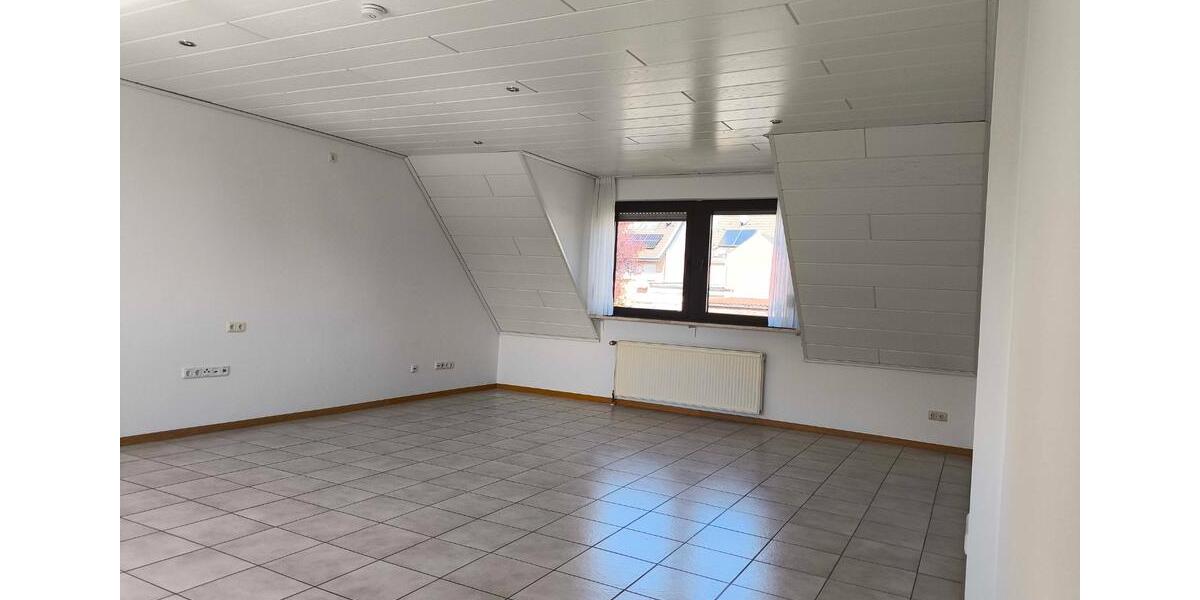 Dachgeschoßwohnung Nettetal - 3 Zimmer, 89 m&sup2;, 875&euro; | Angebot:26021734