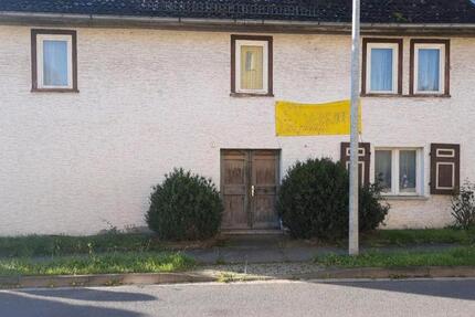 Haus Greußen - 6 Zimmer, 145 m&sup2;, 30.000&euro; | Angebot:24804273