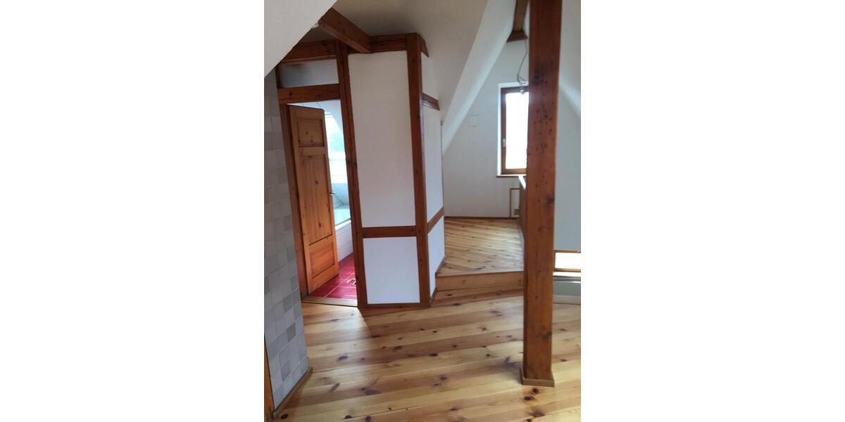 Dachgeschoßwohnung Esslingen am Neckar Oberesslingen - 2 Zimmer, 60 m&sup2;, 1.000&euro; | Angebot:25317287