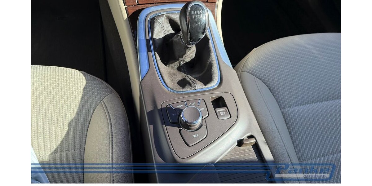 Opel Insignia Cosmo*SHZ*Navi*Tempo*E-Koffer*Lederweiß 169.708 km 5.780 &euro; Berlin 13187