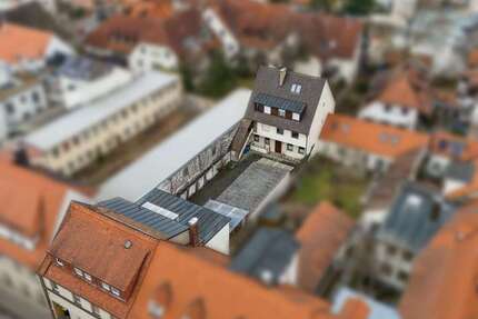 Haus zum Kaufen in Erlangen 1.425.000 € 485 m²