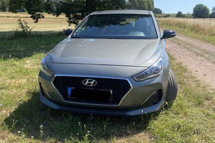 Hyundai i30 111.500 km 12.900 &euro; Messel 64409