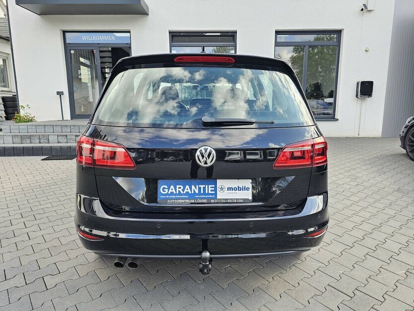 VW Golf Sportsvan 1.4 TSI Highline LEDER NAVI AHK 105.050 km 14.490 € Löhne 32584