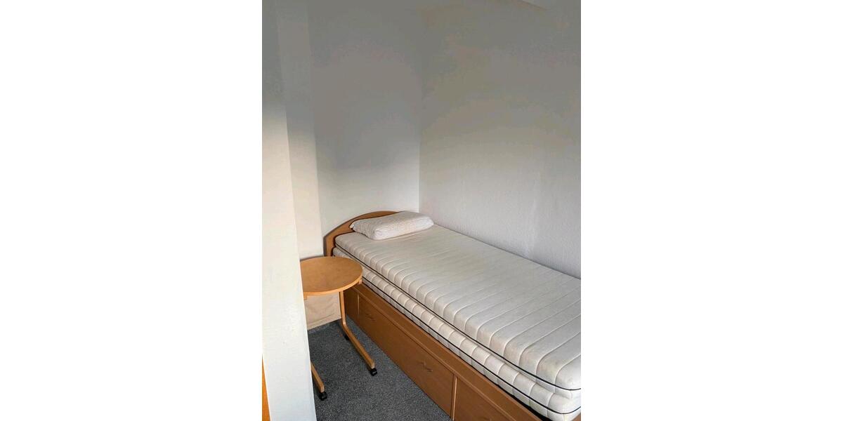 Dachgeschoßwohnung Heilbronn Frankenbach - 2 Zimmer, 35 m&sup2;, 425&euro; | Angebot:26640243