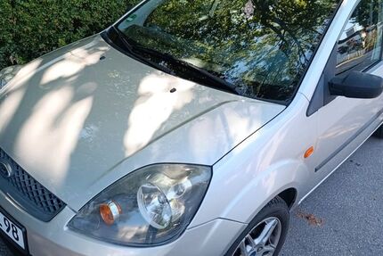 Ford Fiesta 140.000 km 1.200 &euro; Regensburg 93045