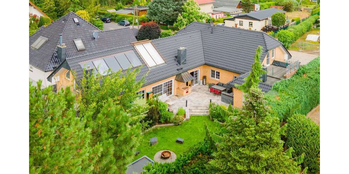 Haus zum Kaufen in Hoppegarten 1.200.000 € 341.22 m² 8 zimmer