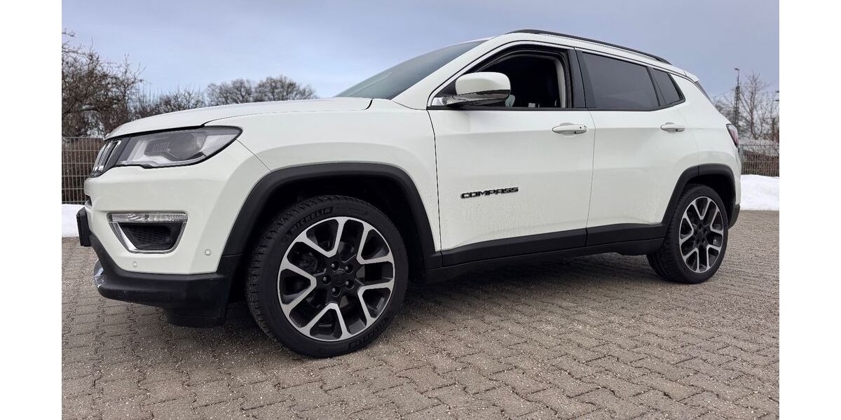 Jeep Compass 76.000 km 17.999 &euro; München 81825