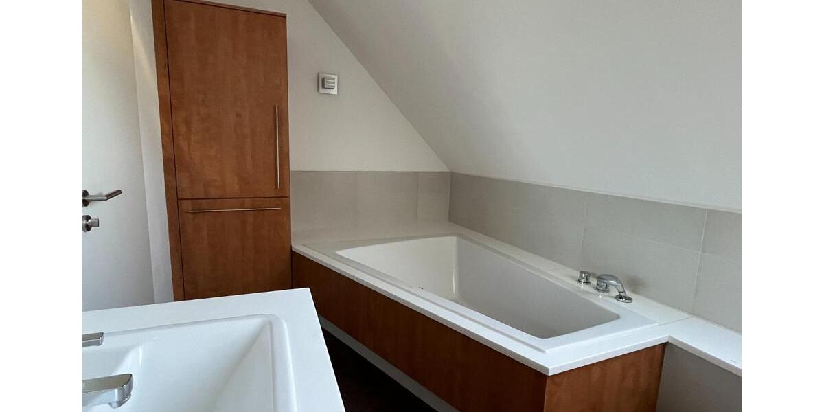 Dachgeschoßwohnung Marktoberdorf - 6 Zimmer, 206 m&sup2;, 1.900&euro; | Angebot:24962173