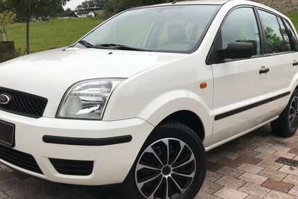 Ford Fusion 97.000 km 2.600 &euro; Stockstadt am Main 63811