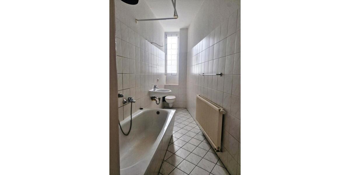 Etagenwohnung Eisleben (Lutherstadt) - 2 Zimmer, 107 m&sup2;, 650&euro; | Angebot:26560360
