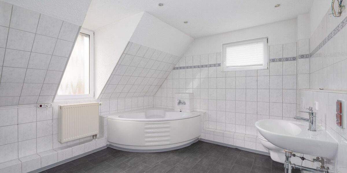 Mehrfamilienhaus, Wohnhaus Birkenfeld - 7 Zimmer, 144 m&sup2;, 399.000&euro; | Angebot:24873998