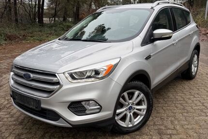 Ford Kuga 71.516 km 10.900 &euro; Weeze 47652