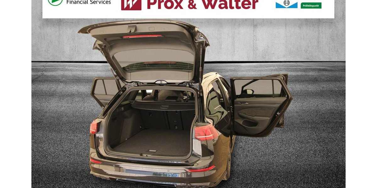VW Golf VIII Variant 1.5 TSI R-Line LED+KAMERA+ACC 30.953 km 27.500 &euro; Hagenow 19230